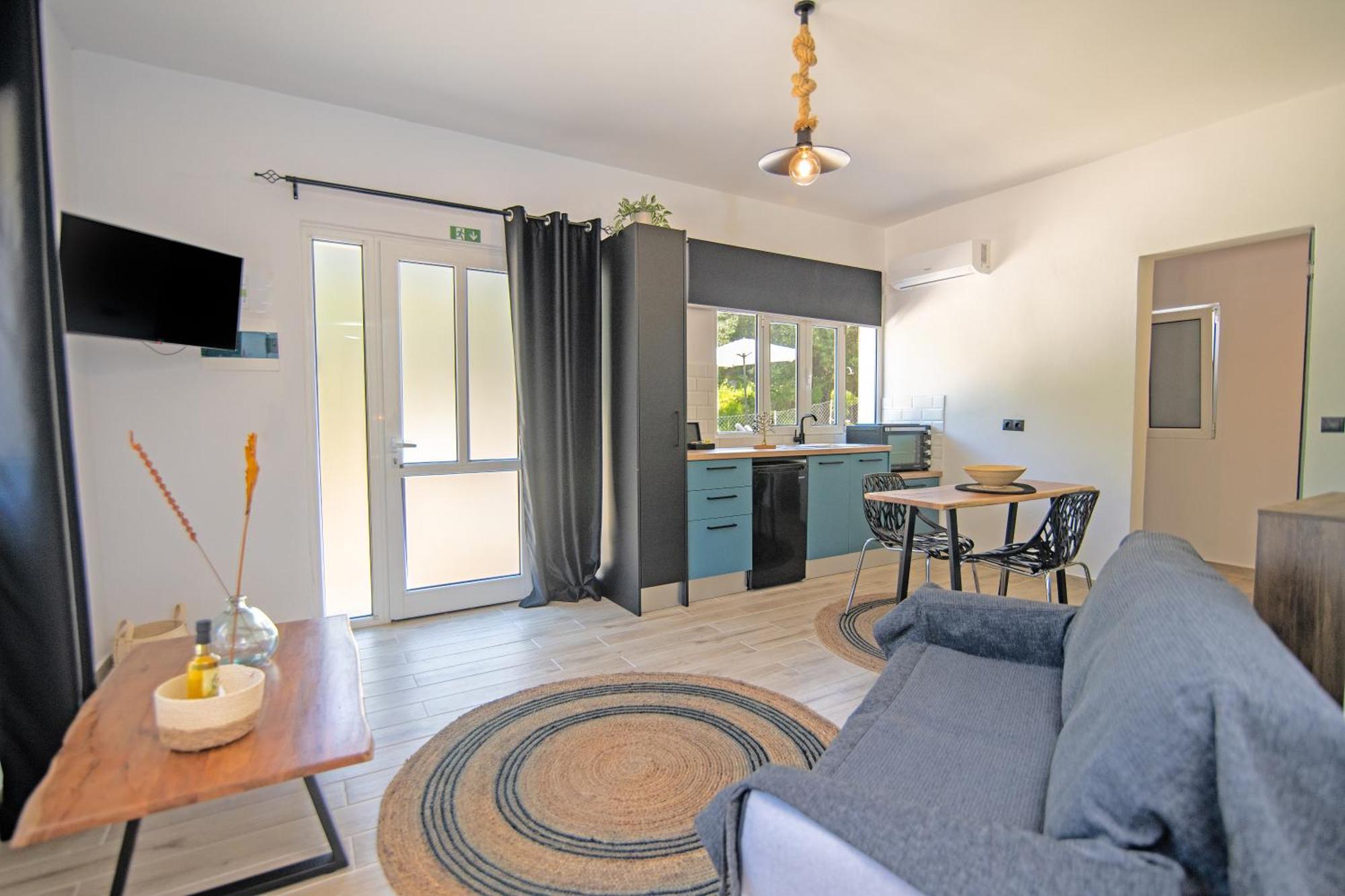Armoniahousesuites Peritheia ภายนอก รูปภาพ